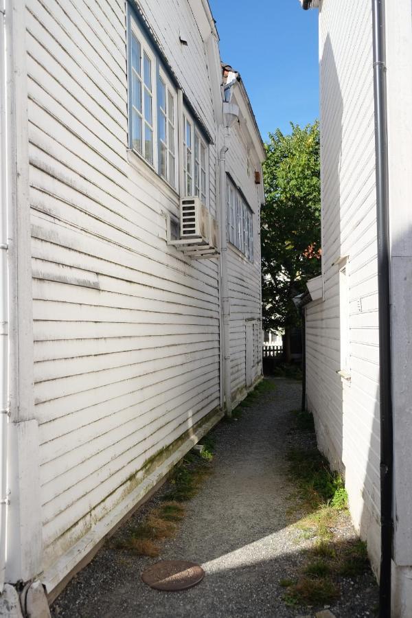 Charming Bergen House, Rare Historic House From 1779, Whole House Apartment Exterior photo